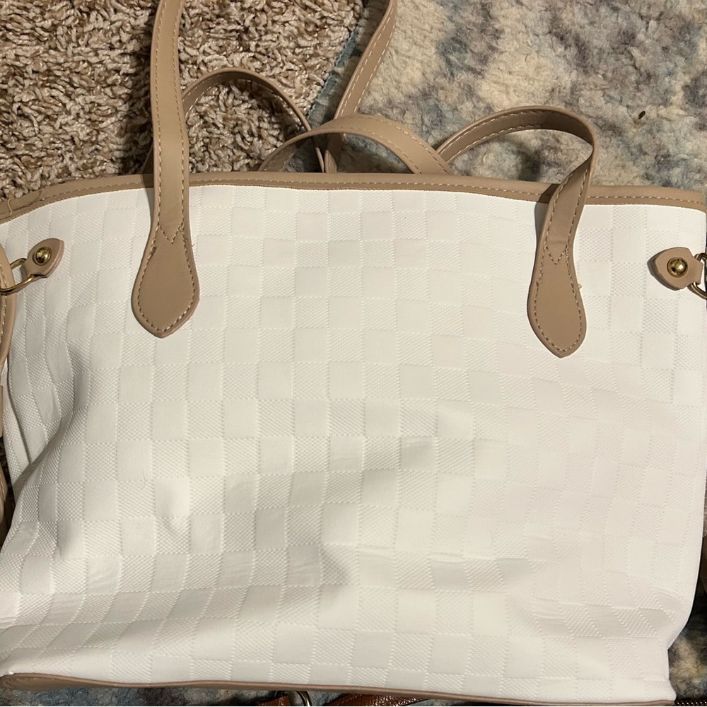 Purses - Picture 2 of 5